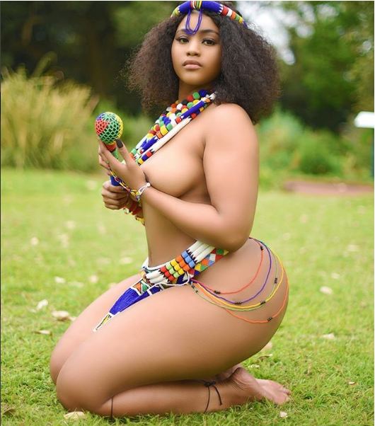 South African ladies show off their boobs, curves and stunning