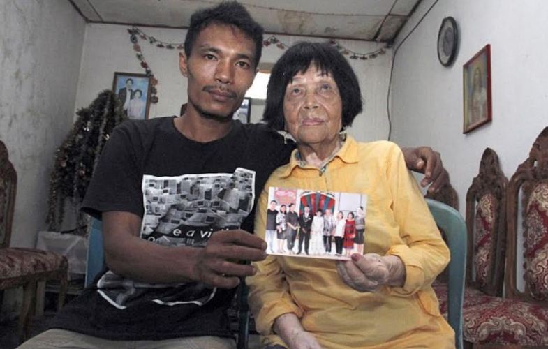 28 Year Old Man Marries 82 Year Old Grandmother Says She Is My